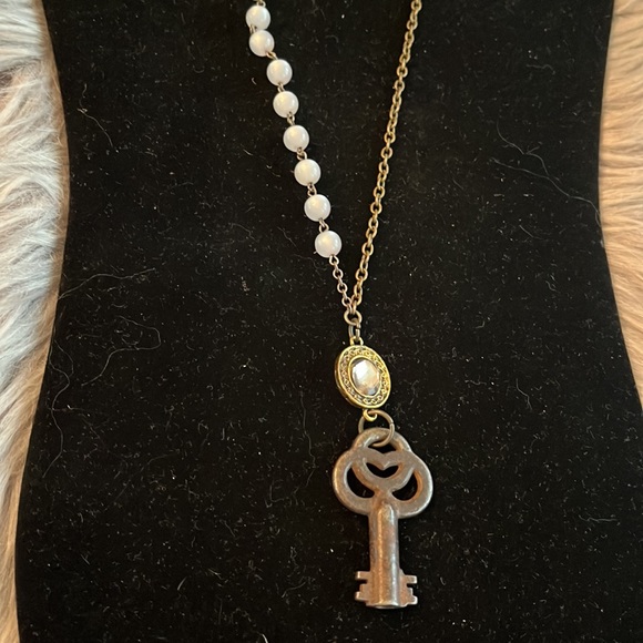 Vintage Jewelry - 📦 BOGO 📦  Vintage Lilac Rosary Bead with Vintage Key Necklace